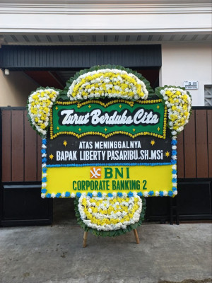 Papan Bunga Duka di Campuranom