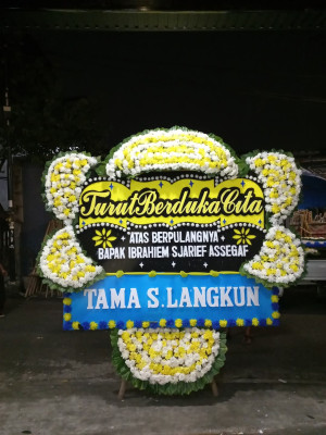 Papan Bunga Duka di Campuranom